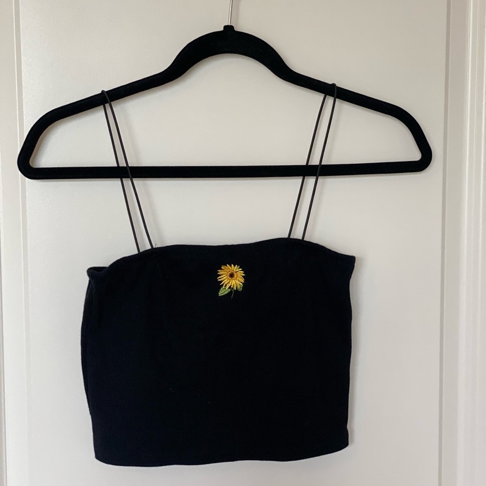 Cropped tank top with sunflower embroidery